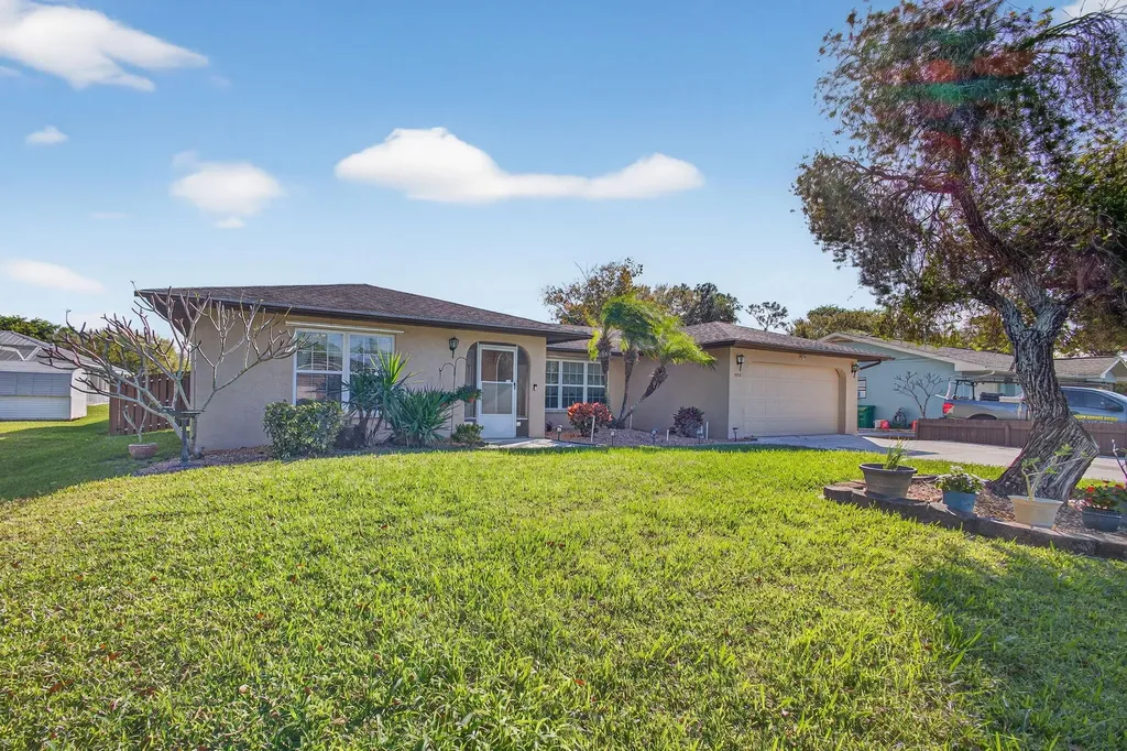 5216 Palm Drive Fort Pierce FL 34982