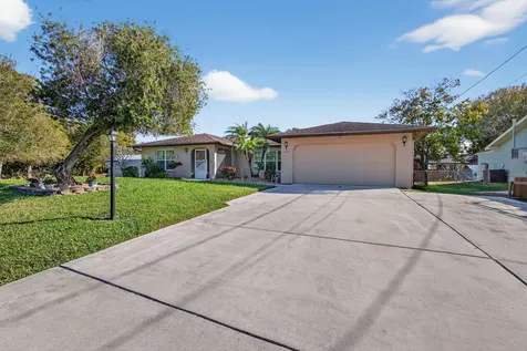 5216 Palm Drive Fort Pierce FL 34982