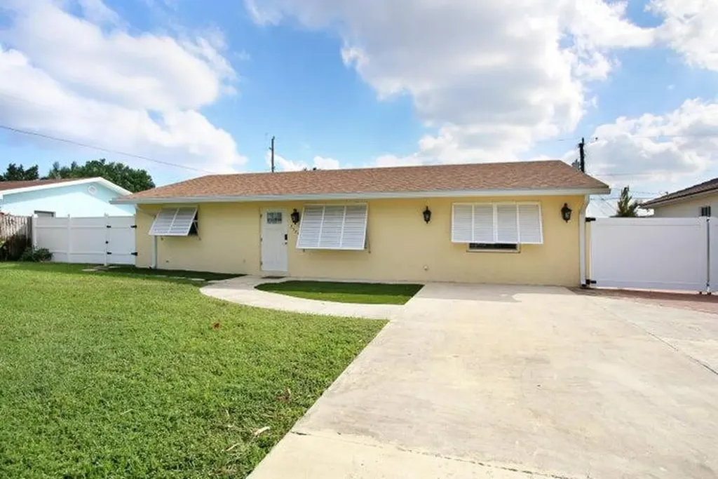 3574 Vagabond Road Lake Worth FL 33462
