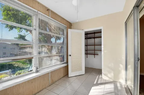 201 Oxford 600 West Palm Beach FL 33417