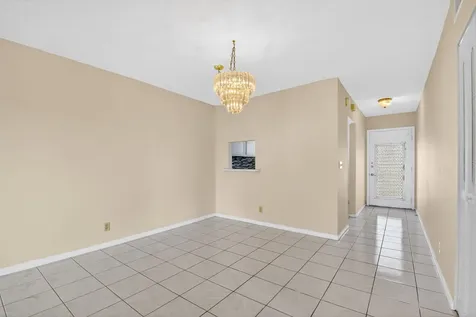 201 Oxford 600 West Palm Beach FL 33417