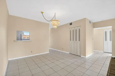 201 Oxford 600 West Palm Beach FL 33417