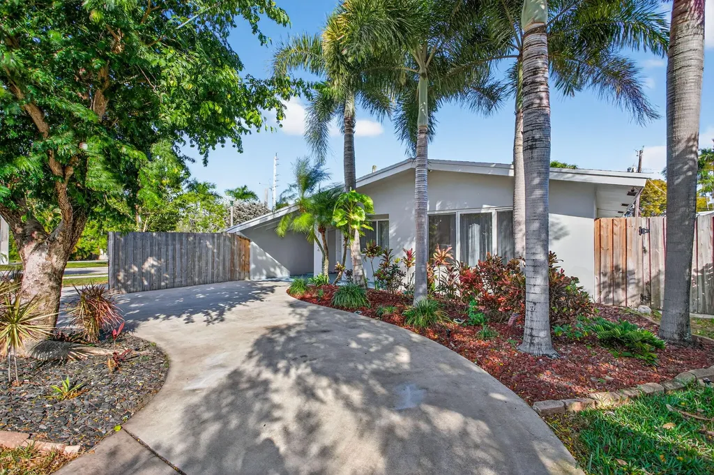 3792 Ne 19th Avenue Oakland Park FL 33308