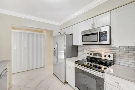 3792 Ne 19th Avenue Oakland Park FL 33308