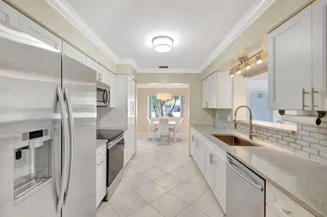3792 Ne 19th Avenue Oakland Park FL 33308