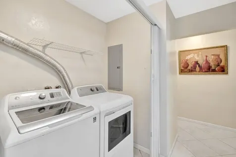 3792 Ne 19th Avenue Oakland Park FL 33308