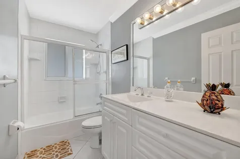 3792 Ne 19th Avenue Oakland Park FL 33308