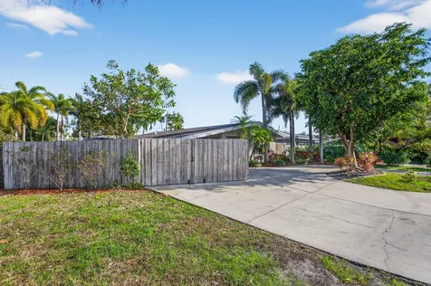 3792 Ne 19th Avenue Oakland Park FL 33308