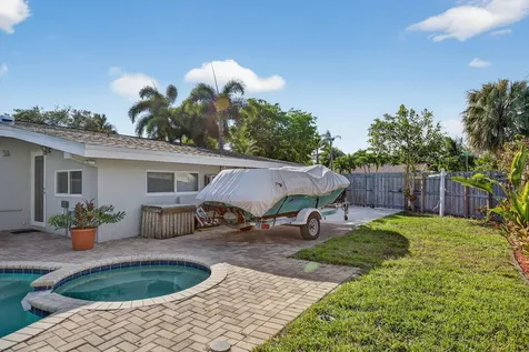 3792 Ne 19th Avenue Oakland Park FL 33308