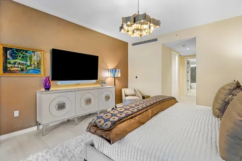 200 Se Mizner Boulevard Boca Raton FL 33432