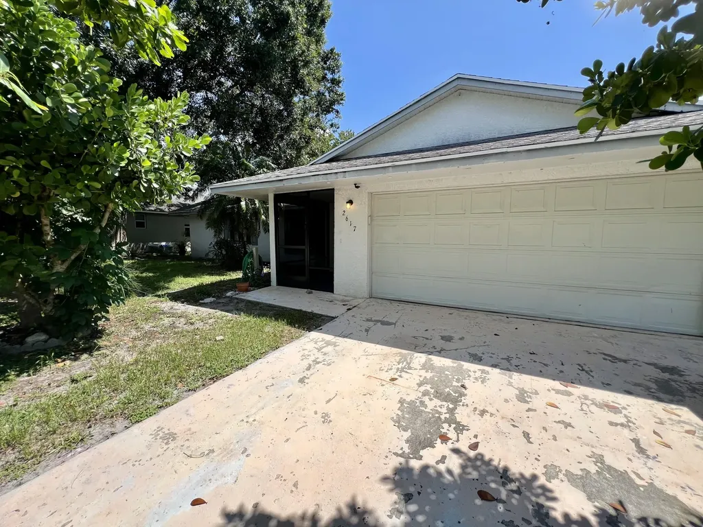 2617 SW Chestnut Lane Port Saint Lucie FL 34953