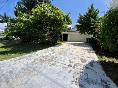 2617 SW Chestnut Lane Port Saint Lucie FL 34953