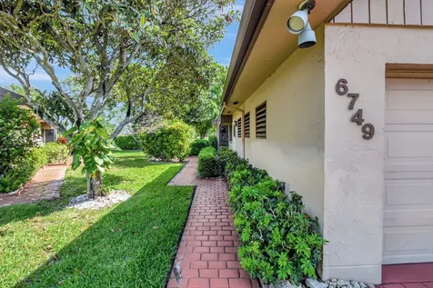 6749 Versailles Court Lake Worth FL 33467