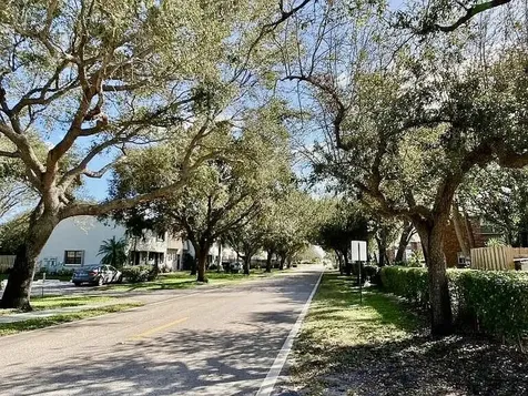 413 N Cypress Drive Tequesta FL 33469