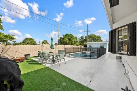 2032 6th Court Lake Worth Beach FL 33461