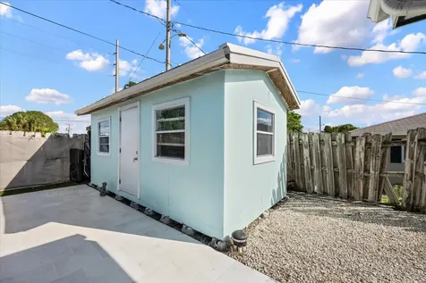 2032 6th Court Lake Worth Beach FL 33461