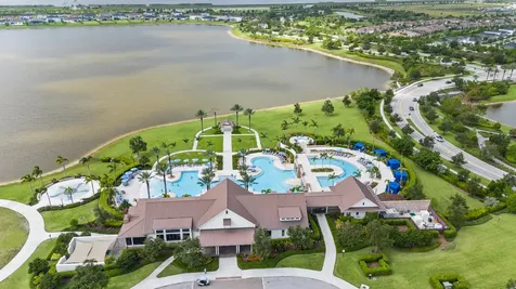 953 Hookline Circle The Acreage FL 33470