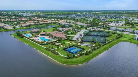 623 Se Villandry Way Port Saint Lucie FL 34984