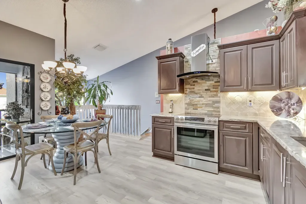 9705 Sills Drive Boynton Beach FL 33437