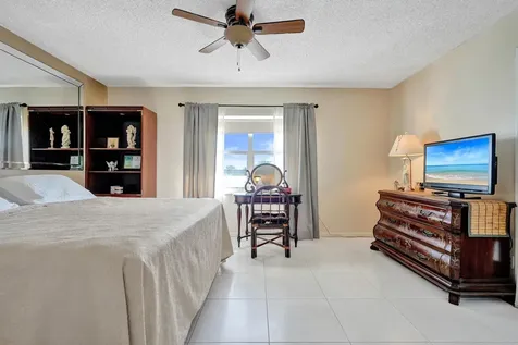 231 E Lantana Road Lantana FL 33462