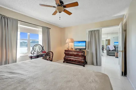231 E Lantana Road Lantana FL 33462