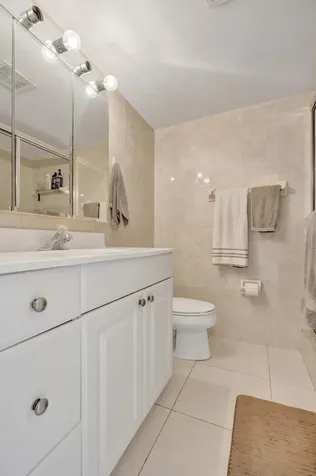 231 E Lantana Road Lantana FL 33462