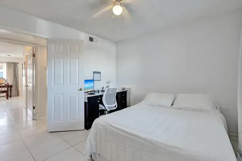 231 E Lantana Road Lantana FL 33462