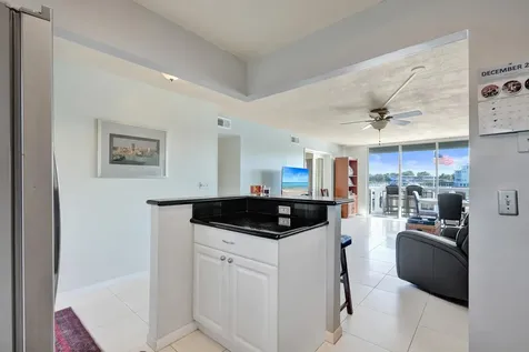 231 E Lantana Road Lantana FL 33462