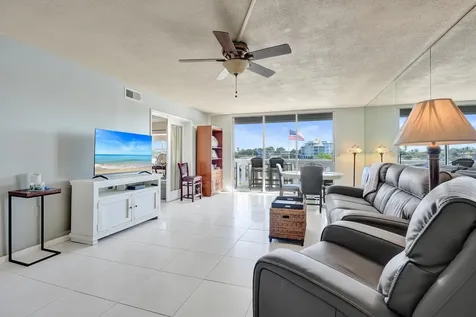 231 E Lantana Road Lantana FL 33462