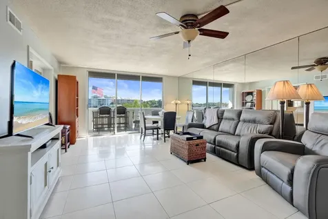 231 E Lantana Road Lantana FL 33462