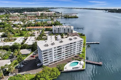 231 E Lantana Road Lantana FL 33462