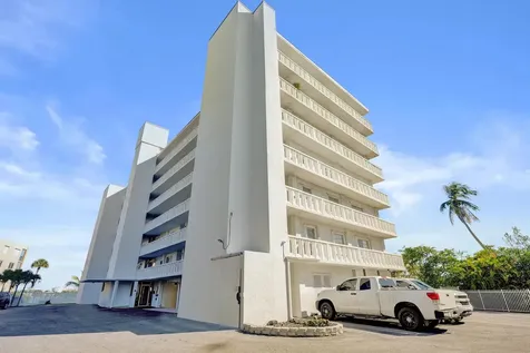 231 E Lantana Road Lantana FL 33462