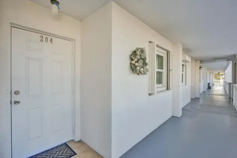 231 E Lantana Road Lantana FL 33462
