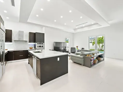 8405 Nw 34th Street Doral FL 33122