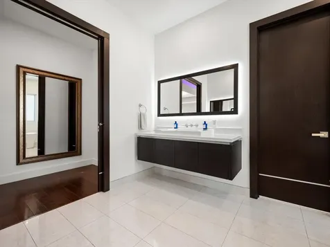 8405 Nw 34th Street Doral FL 33122