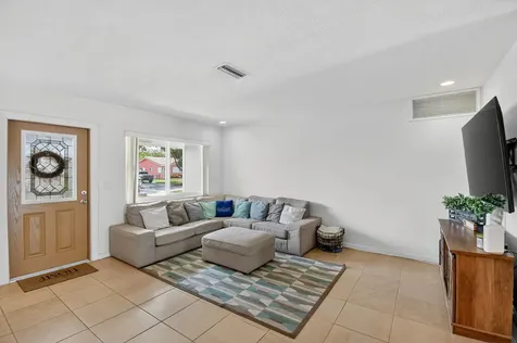 5511 Van Buren Street Hollywood FL 33021