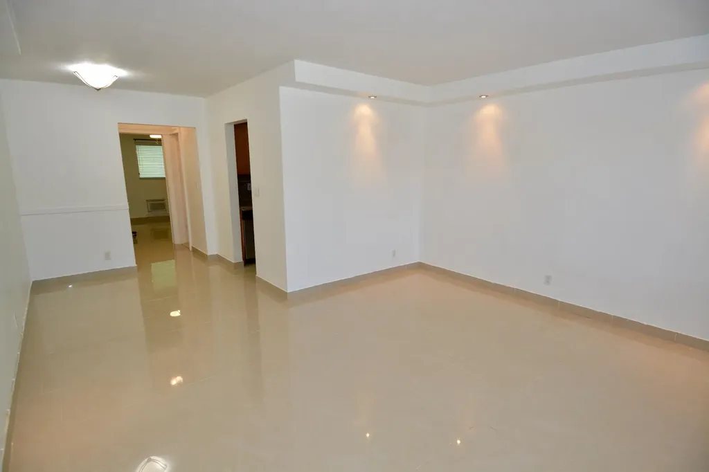 2000 NE 51st Court Fort Lauderdale FL 33308