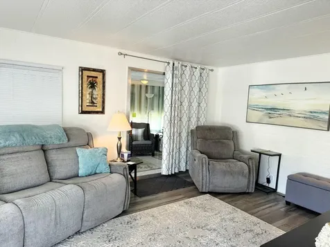 10 Se La Mesa Port Saint Lucie FL 34952