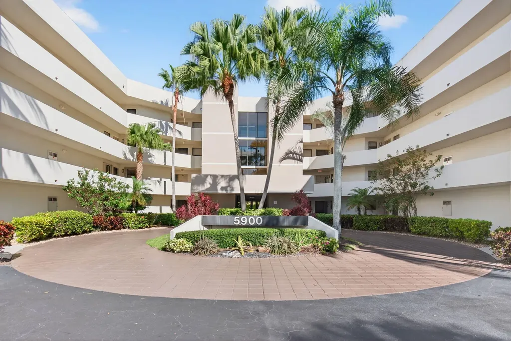 5900 Camino Del Sol Boca Raton FL 33433