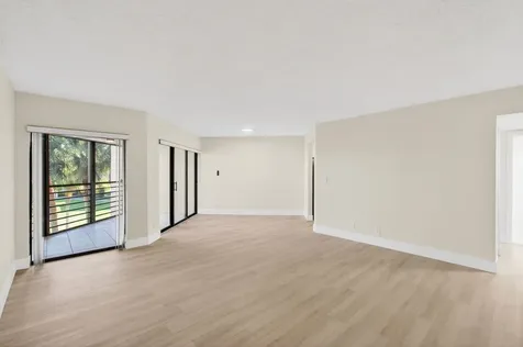5900 Camino Del Sol Boca Raton FL 33433