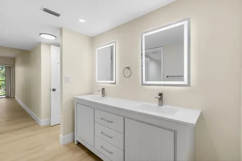 5900 Camino Del Sol Boca Raton FL 33433