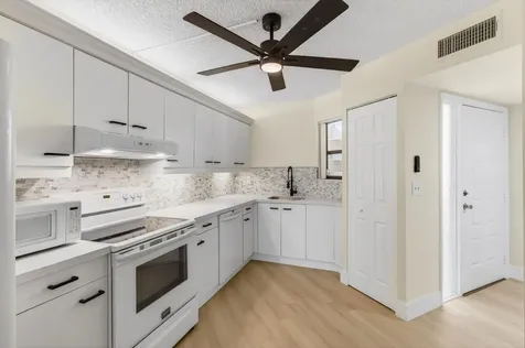 5900 Camino Del Sol Boca Raton FL 33433