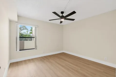 5900 Camino Del Sol Boca Raton FL 33433