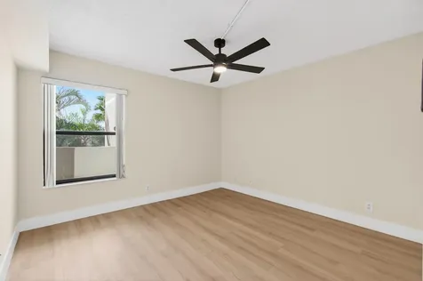5900 Camino Del Sol Boca Raton FL 33433