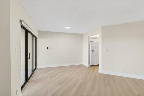 5900 Camino Del Sol Boca Raton FL 33433