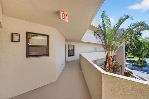 5900 Camino Del Sol Boca Raton FL 33433