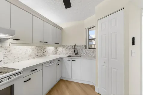 5900 Camino Del Sol Boca Raton FL 33433
