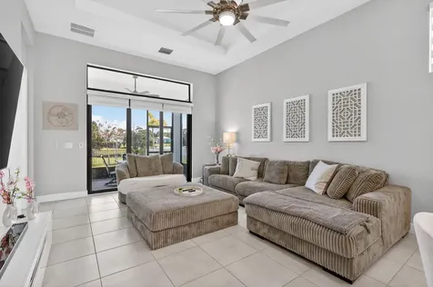 180 Se Via Bisento Port Saint Lucie FL 34952