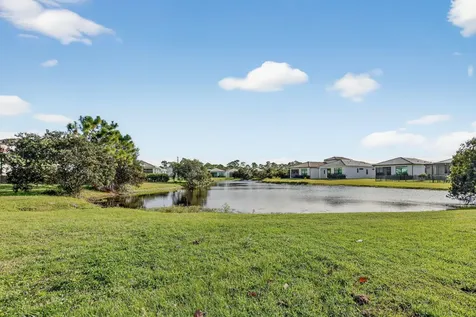 180 Se Via Bisento Port Saint Lucie FL 34952