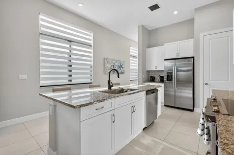 180 Se Via Bisento Port Saint Lucie FL 34952